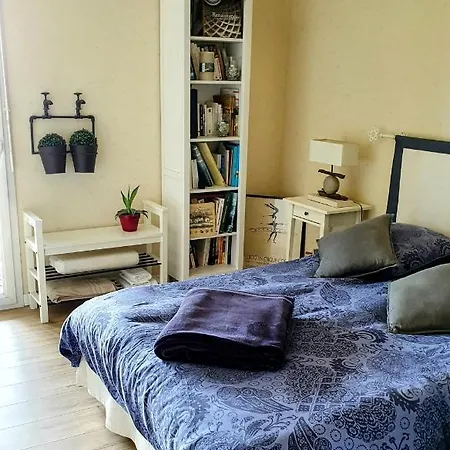 Couette-café Location Chambre Privee Avec Salle De Bain Et Wc Privatifs Dans Moderne